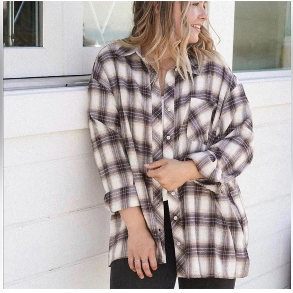 Carly Jean Los Angeles Women's Plaid Button-Down Shirt L/XL
